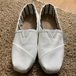 TOMS - Women’s 10, Solid White
